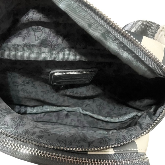 Winnie‎ the Pooh and Eeyore Loungefly Disney Waist Bag Fanny Pack - Picture 4 of 4